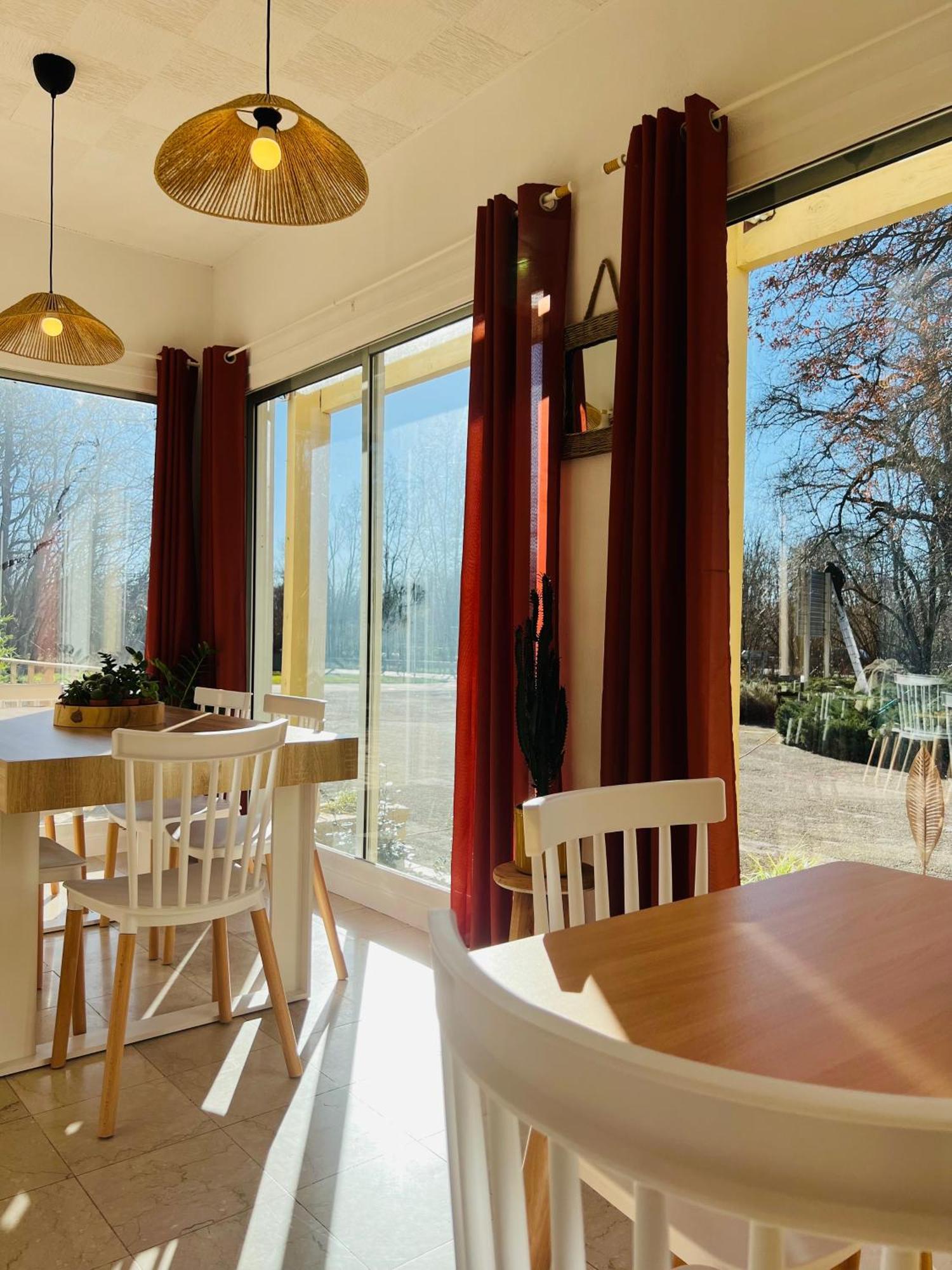 Motel Les Broussailles Mesves-sur-Loire Екстериор снимка