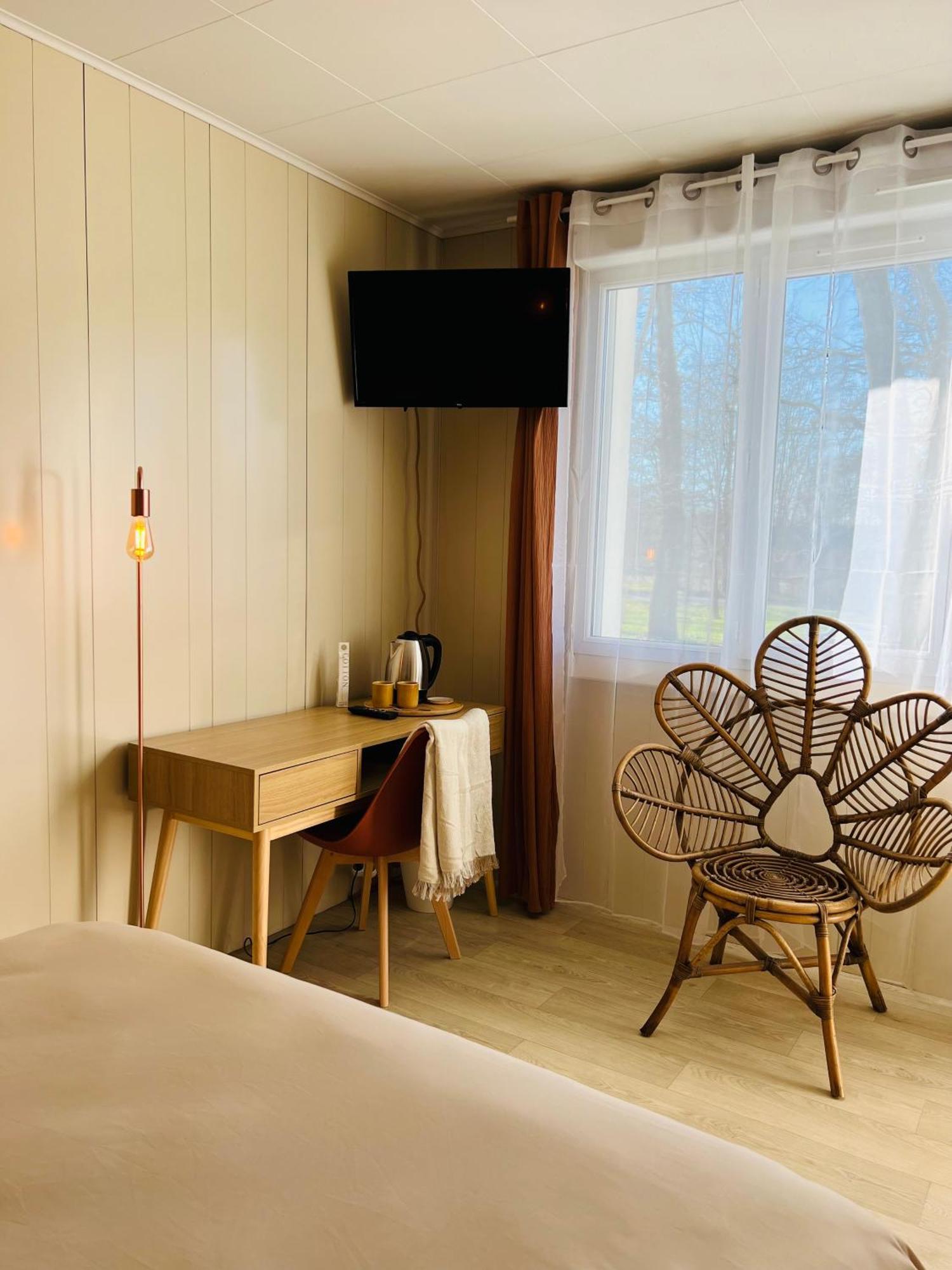Motel Les Broussailles Mesves-sur-Loire Екстериор снимка