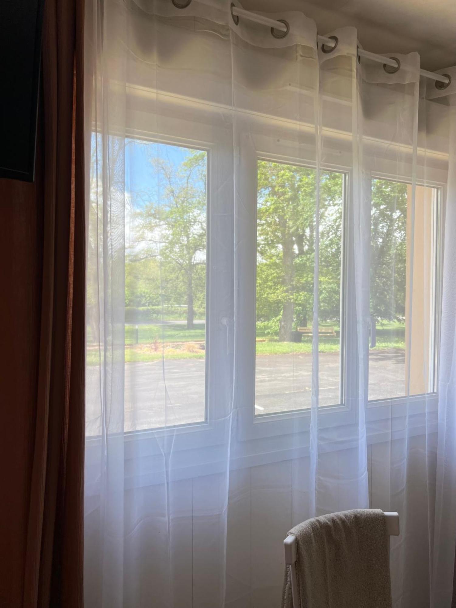 Motel Les Broussailles Mesves-sur-Loire Екстериор снимка