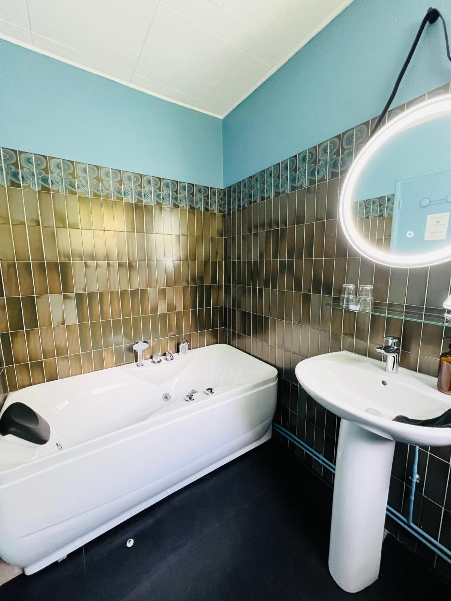 Motel Les Broussailles Mesves-sur-Loire Екстериор снимка
