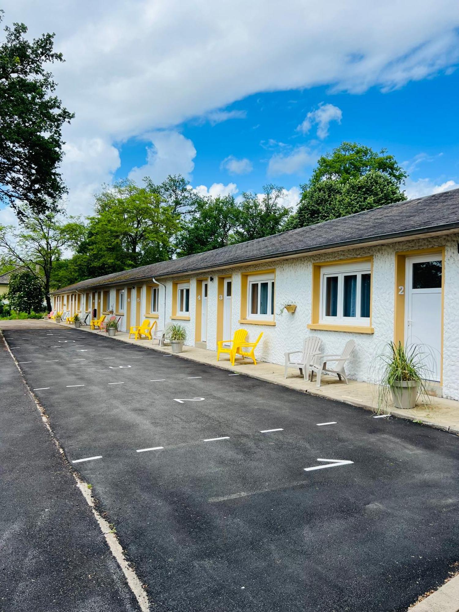 Motel Les Broussailles Mesves-sur-Loire Екстериор снимка