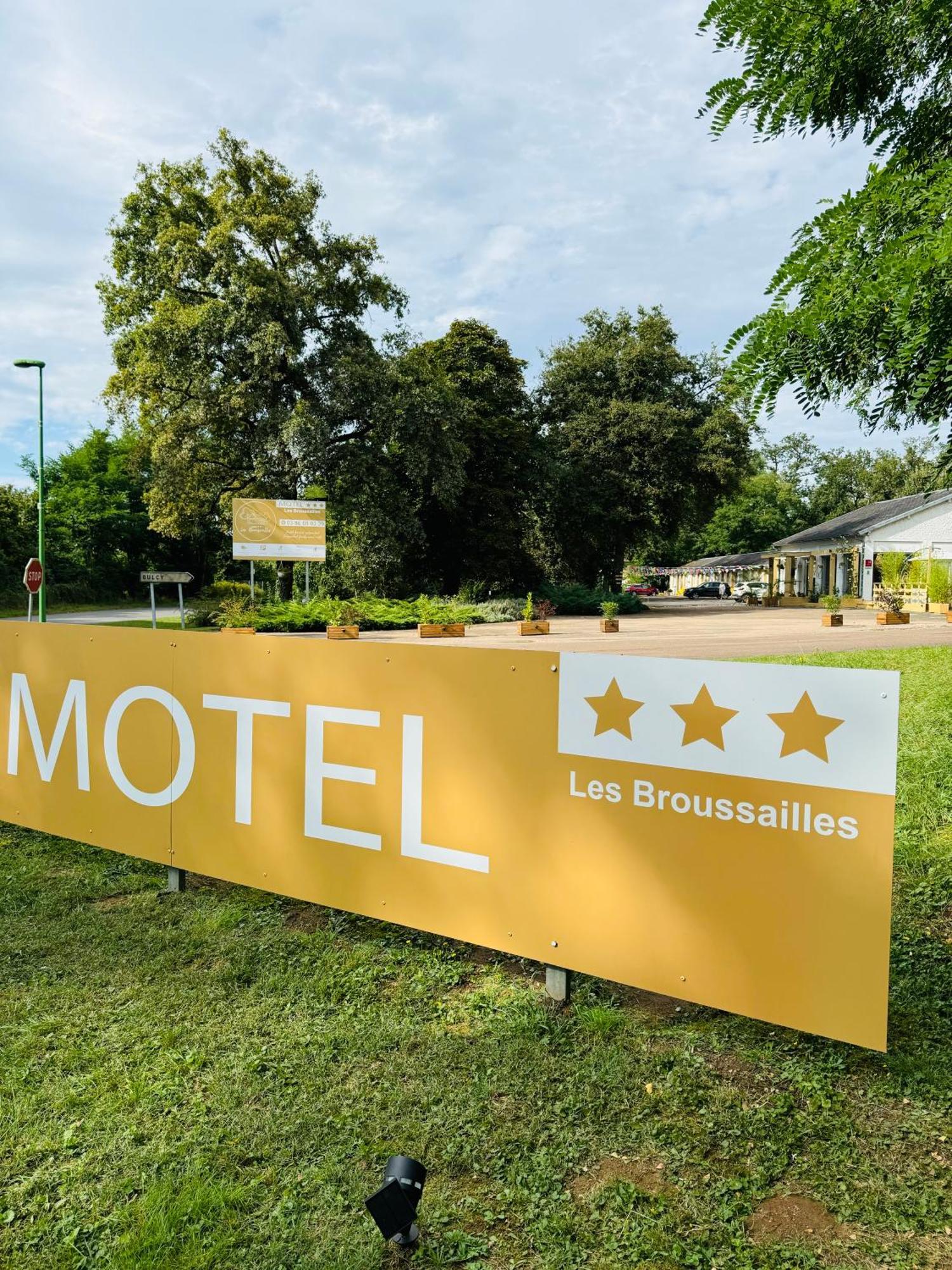 Motel Les Broussailles Mesves-sur-Loire Екстериор снимка