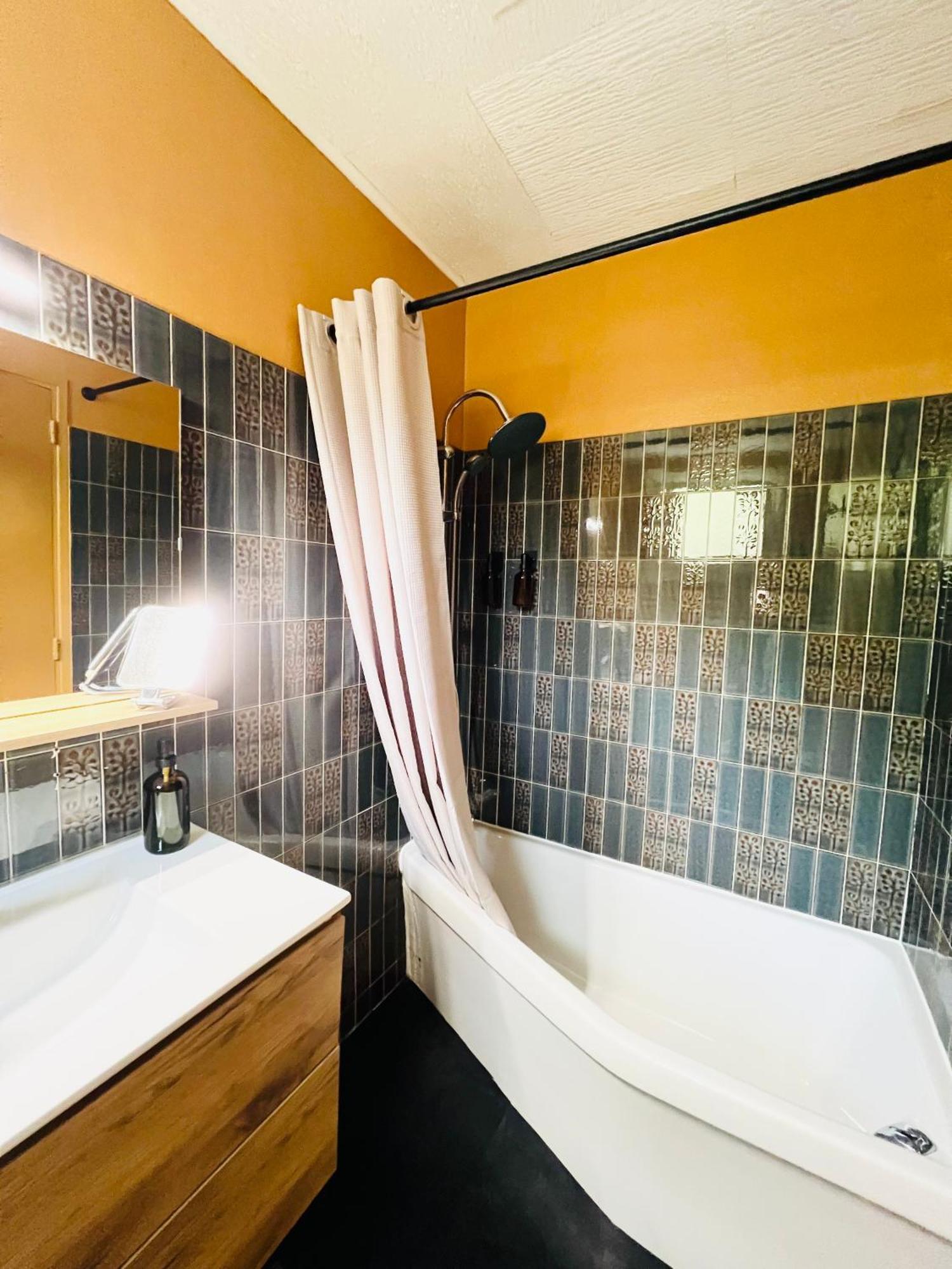 Motel Les Broussailles Mesves-sur-Loire Екстериор снимка